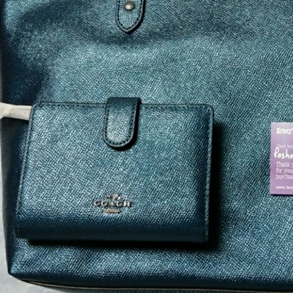NWT Coach Metallic crossgrain Medium zip wallet